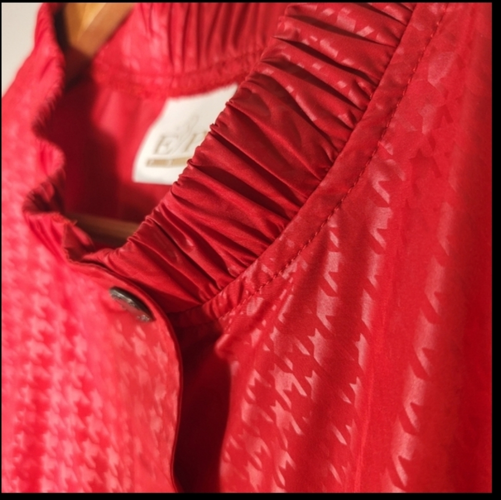 EP Pro Golf Womens Size M Red Full Zip Sleeveless Vest Ruffle Collar
